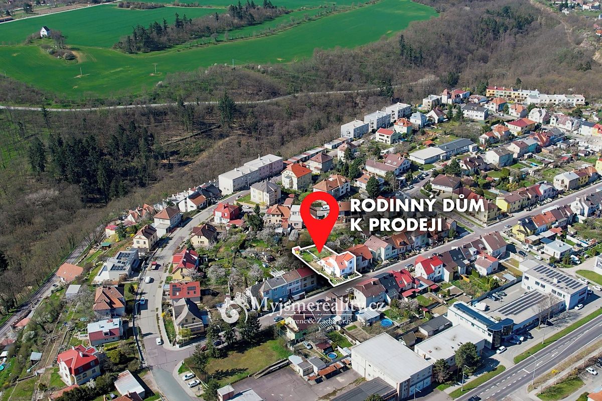 Prodej rodinného domu 215 m², pozemek 484 m² – fotografie 4