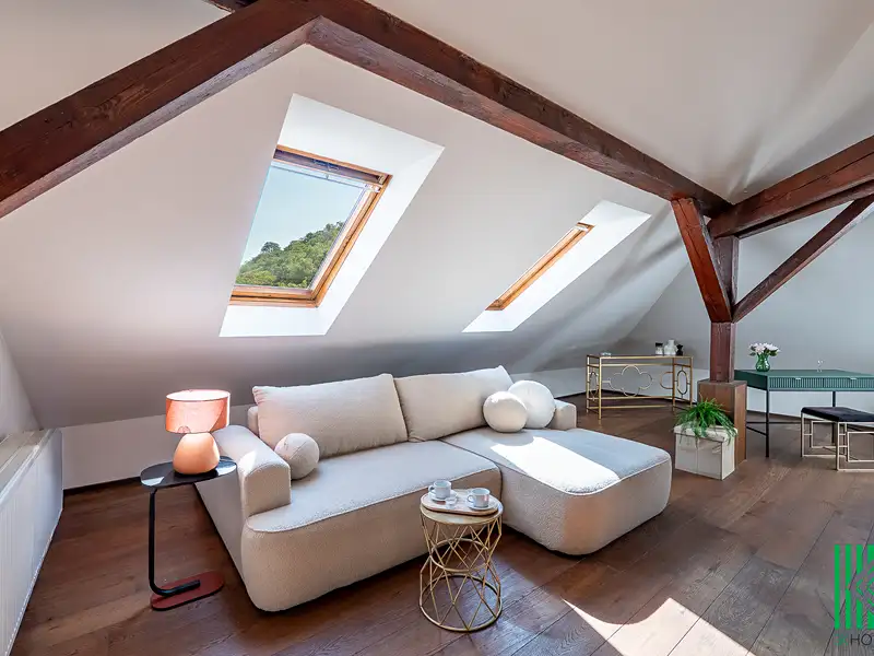 Prodej bytu 1+kk 82 m², Praha – náhled fotky 1