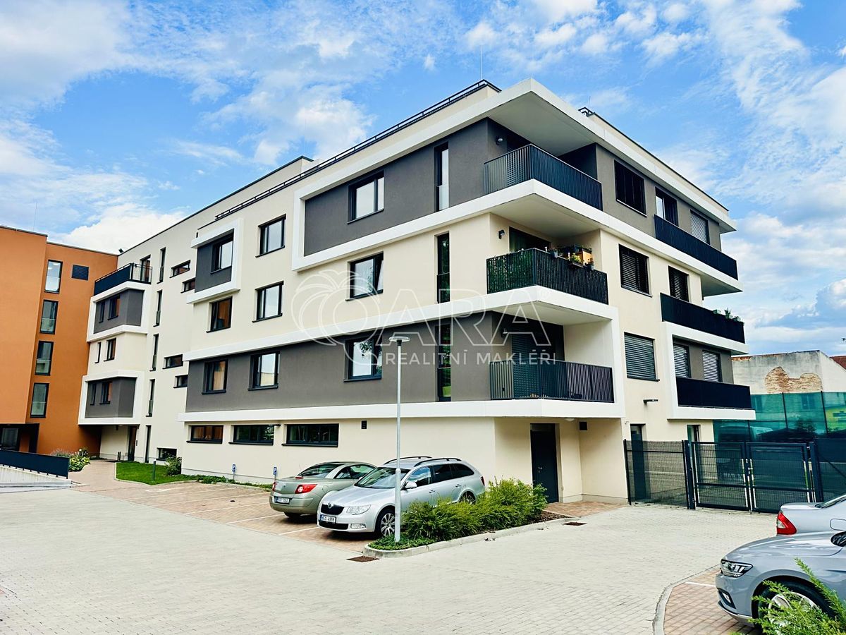Pronájem bytu 1+kk 35 m²