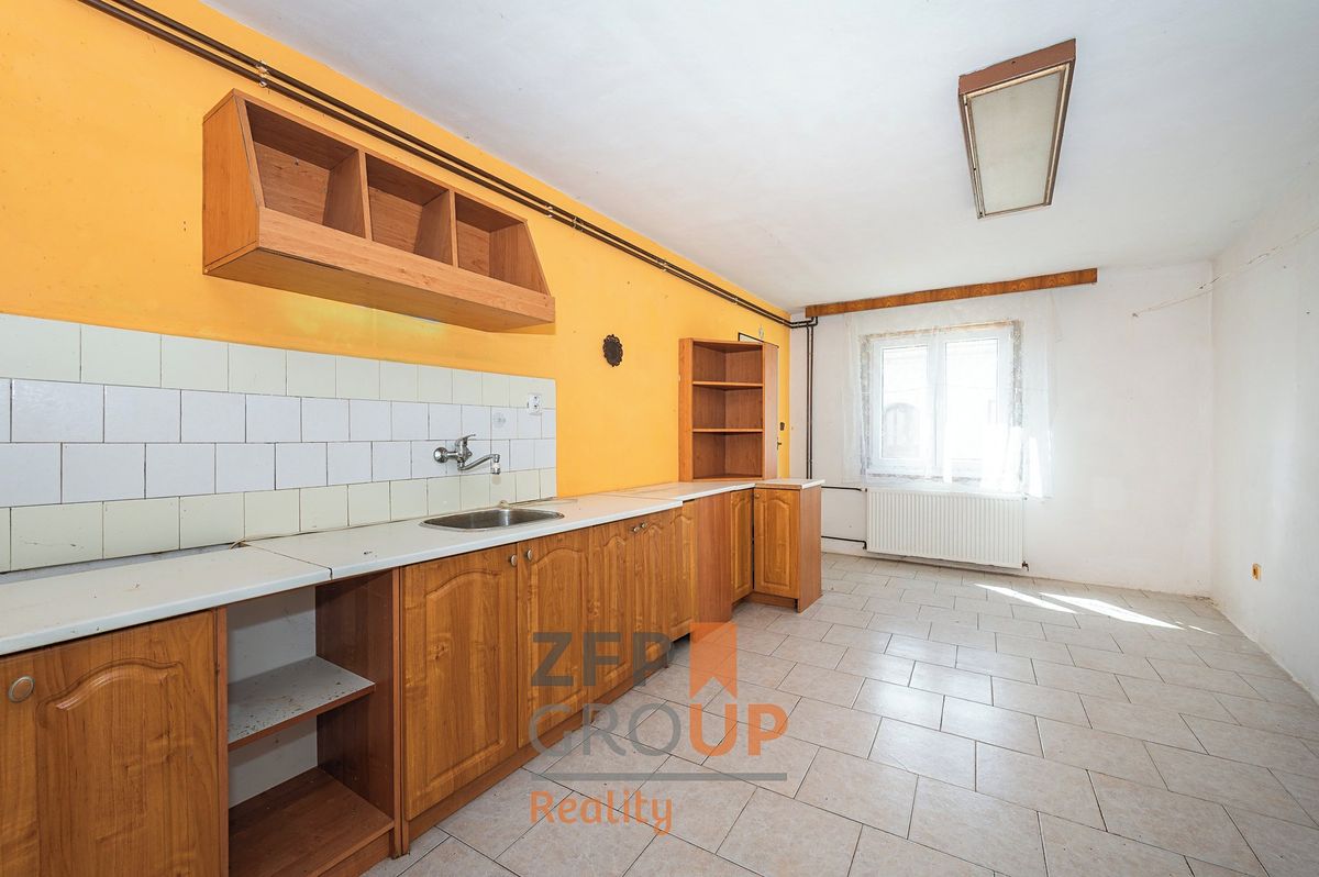 Prodej rodinného domu 168 m², pozemek 165 m² – fotografie 2