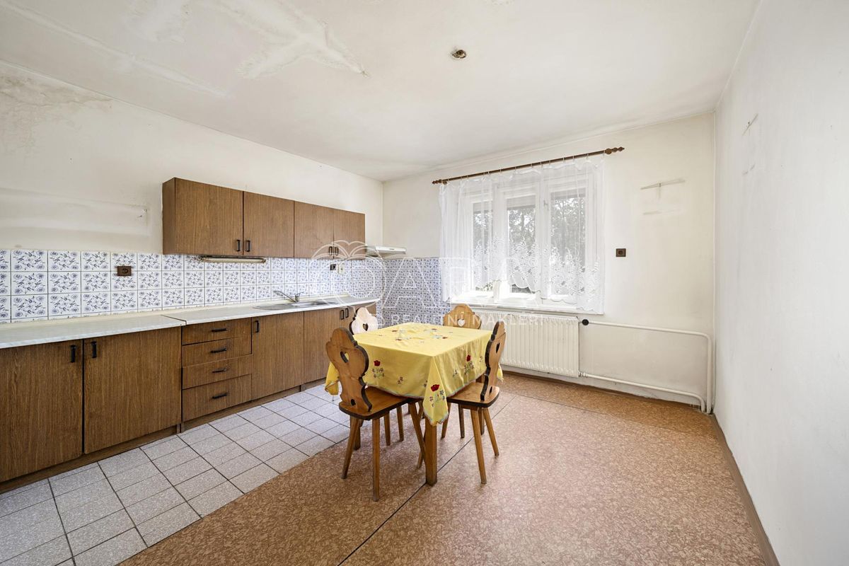 Prodej vícegeneračního domu 206 m², pozemek 692 m² – fotografie 5