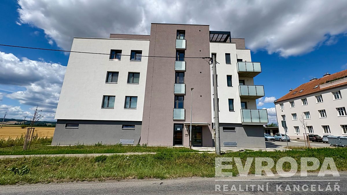 Pronájem bytu 2+kk 56 m² – fotografie 3