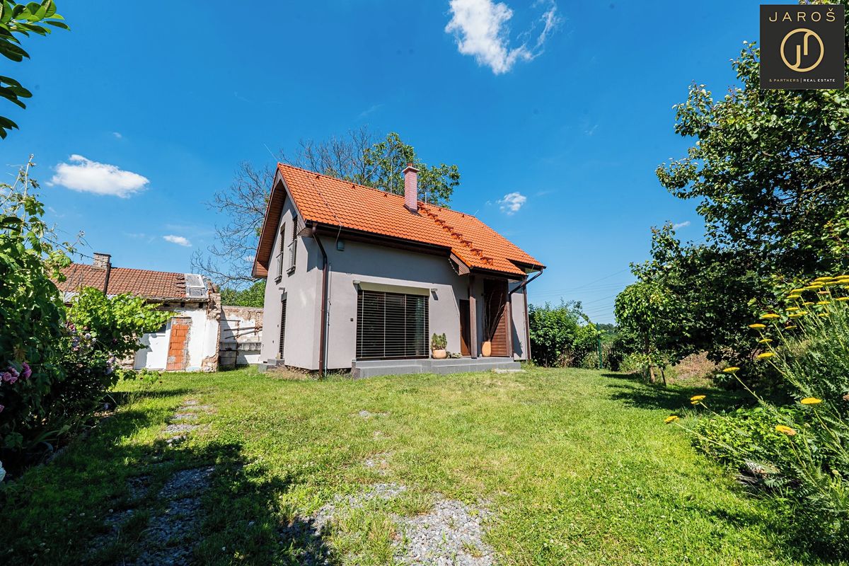 Prodej rodinného domu 102 m², pozemek 988 m²