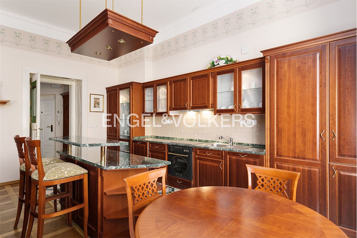 Pronájem bytu 2+kk 70 m² – fotografie 3