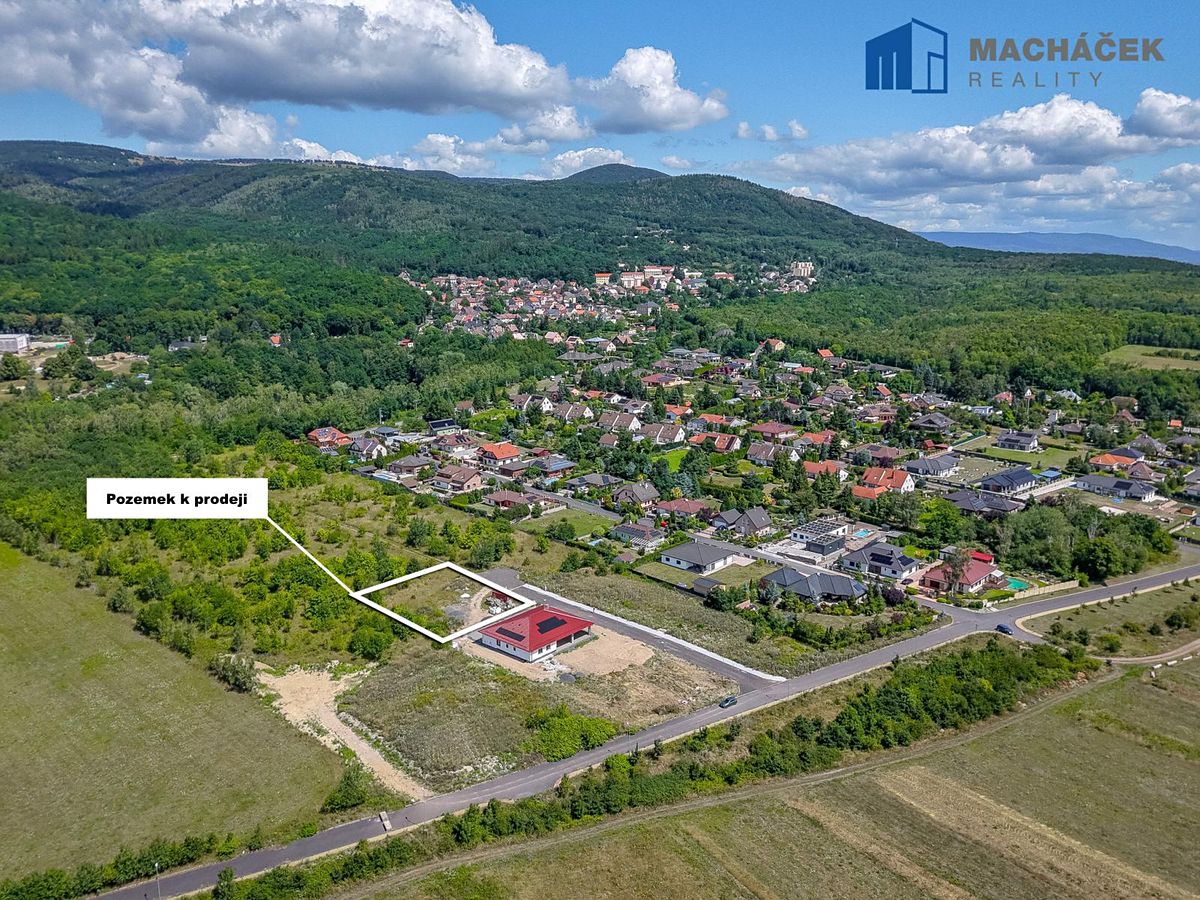 Prodej stavebního pozemku 938 m², Lom – fotka 1 z 3