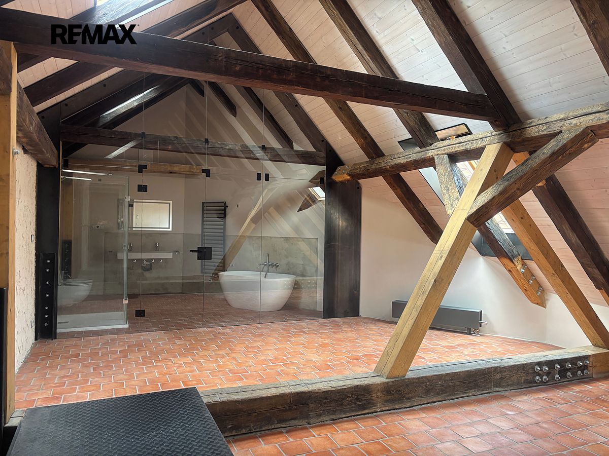 Pronájem bytu 2+kk 122 m²