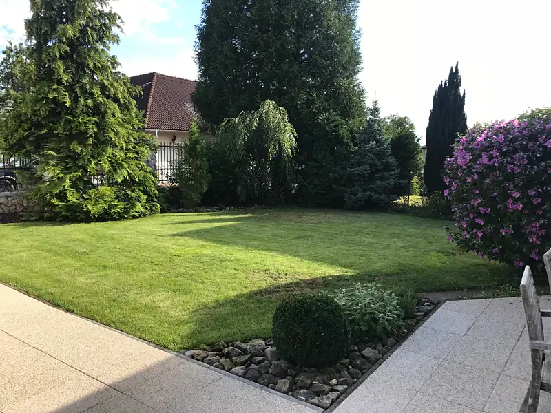 Pronájem rodinného domu 227 m², pozemek 1600 m², Praha – náhled fotky 3