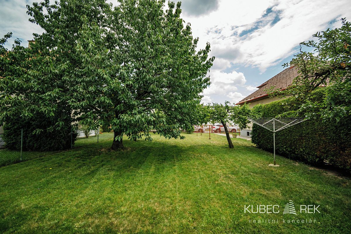 Prodej rodinného domu 180 m², pozemek 1000 m² – fotografie 3