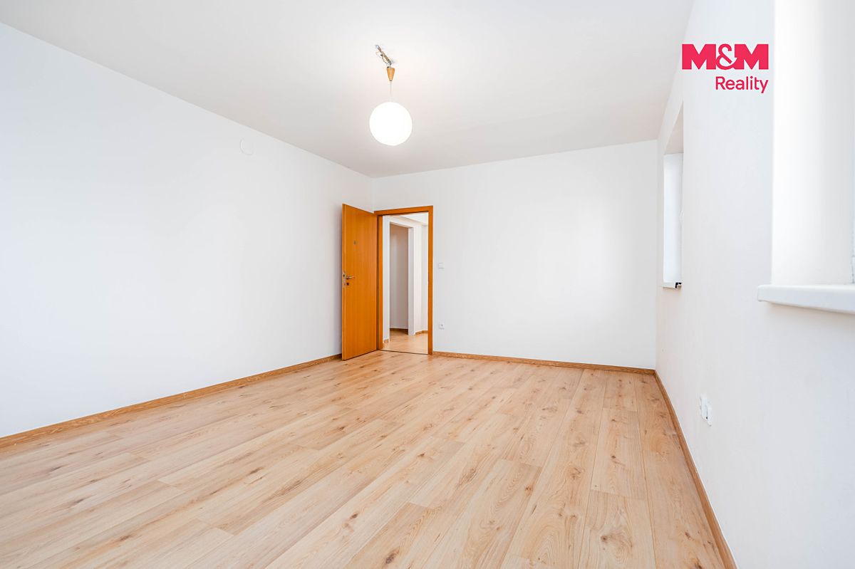 Prodej rodinného domu 146 m², pozemek 650 m² – fotografie 3