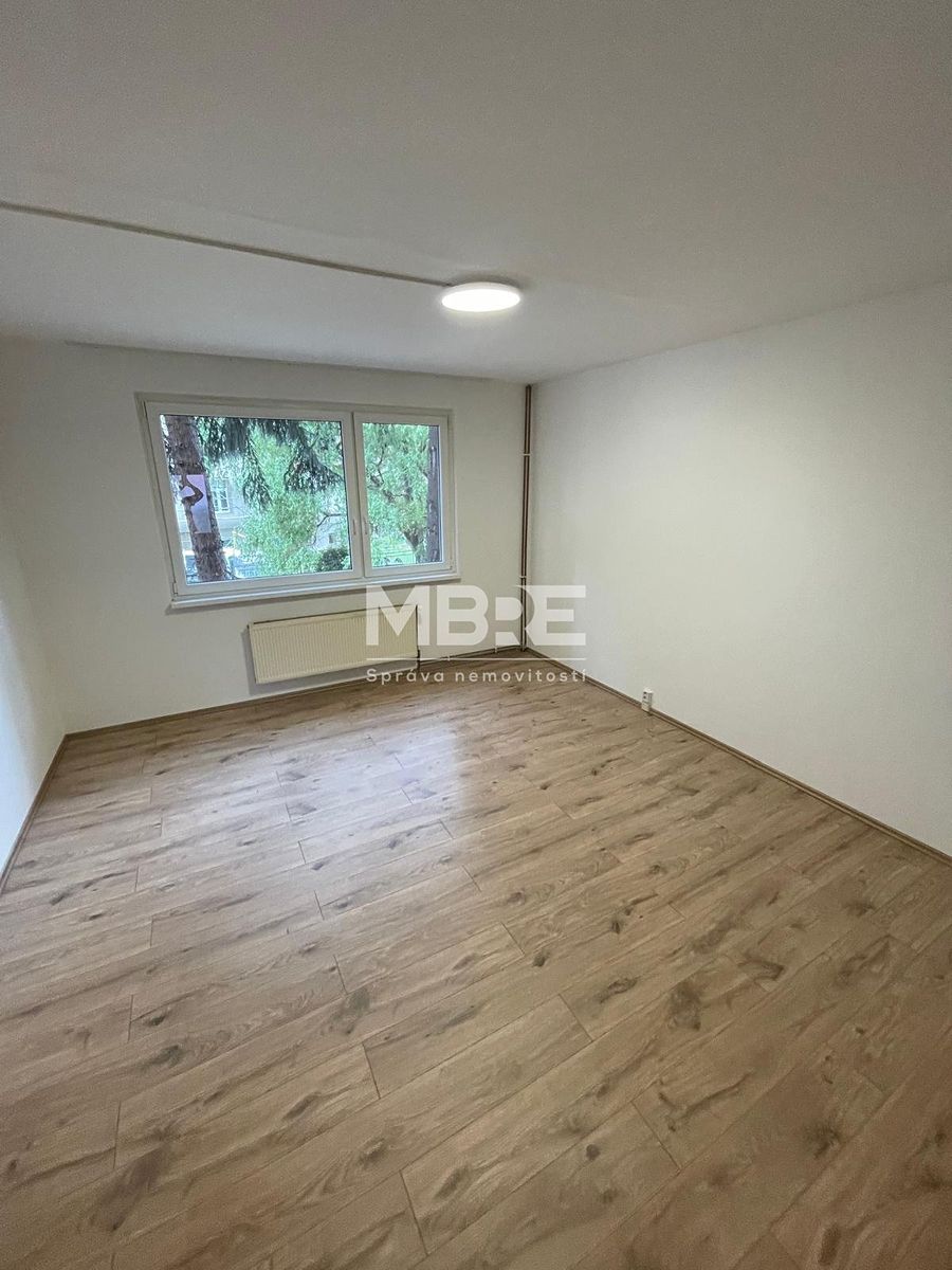 Pronájem bytu 2+kk 42 m² – fotografie 4