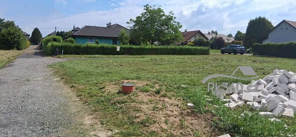 Prodej stavebního pozemku 654 m² – fotografie 2