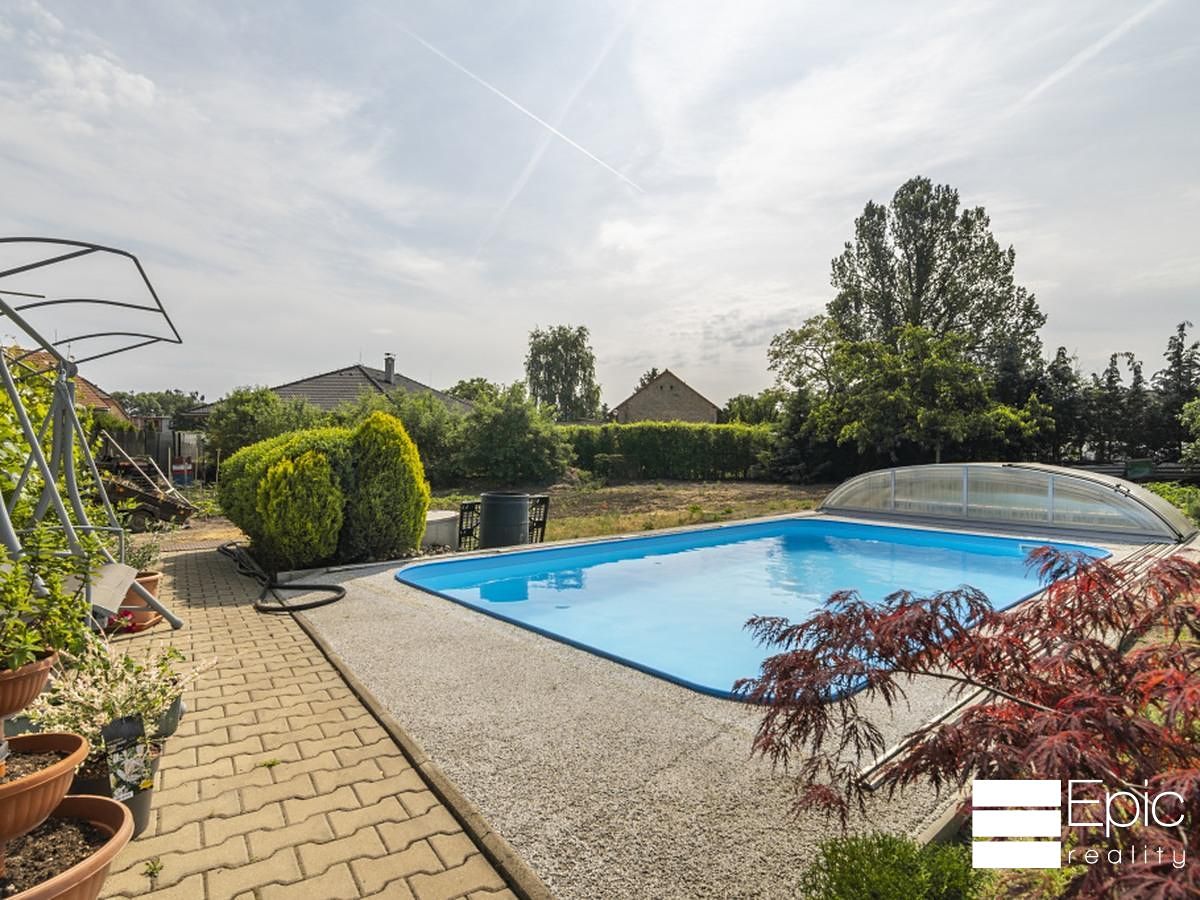Prodej rodinného domu 438 m², pozemek 724 m²
