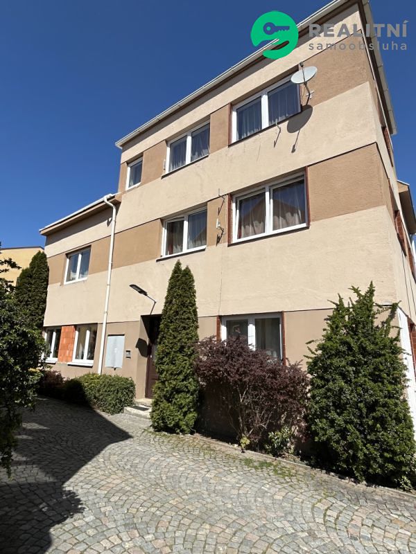 Prodej rodinného domu 315 m², pozemek 214 m² – fotografie 3