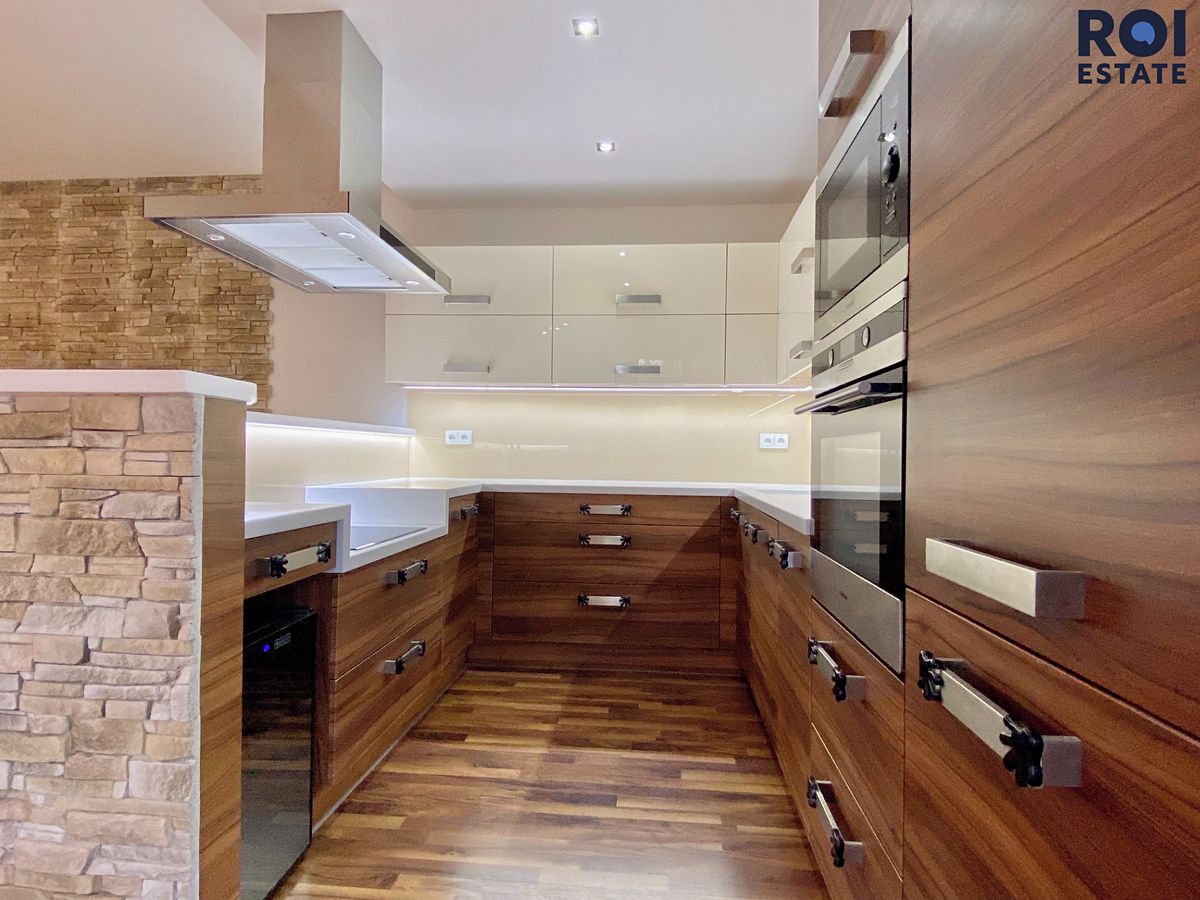 Pronájem bytu 3+kk 94 m²