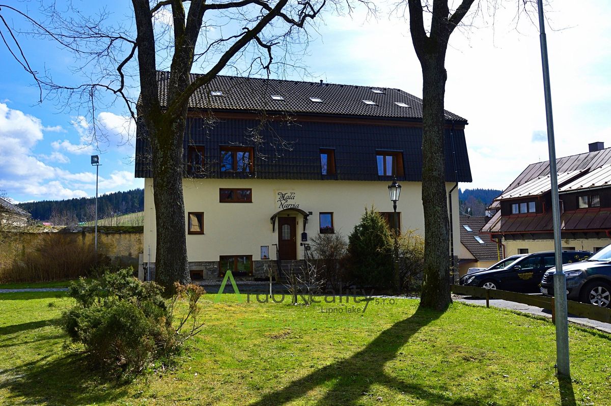 Prodej rodinného domu 525 m², pozemek 244 m² – fotografie 3