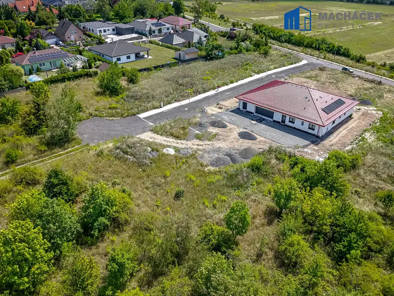 Prodej stavebního pozemku 938 m², Lom – náhled fotky 3