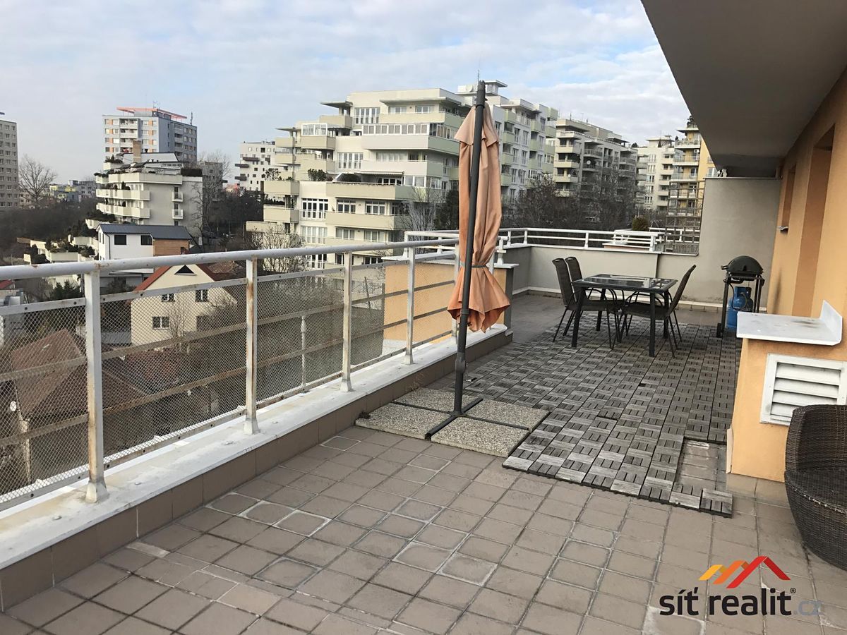 Pronájem bytu 3+1 92 m²