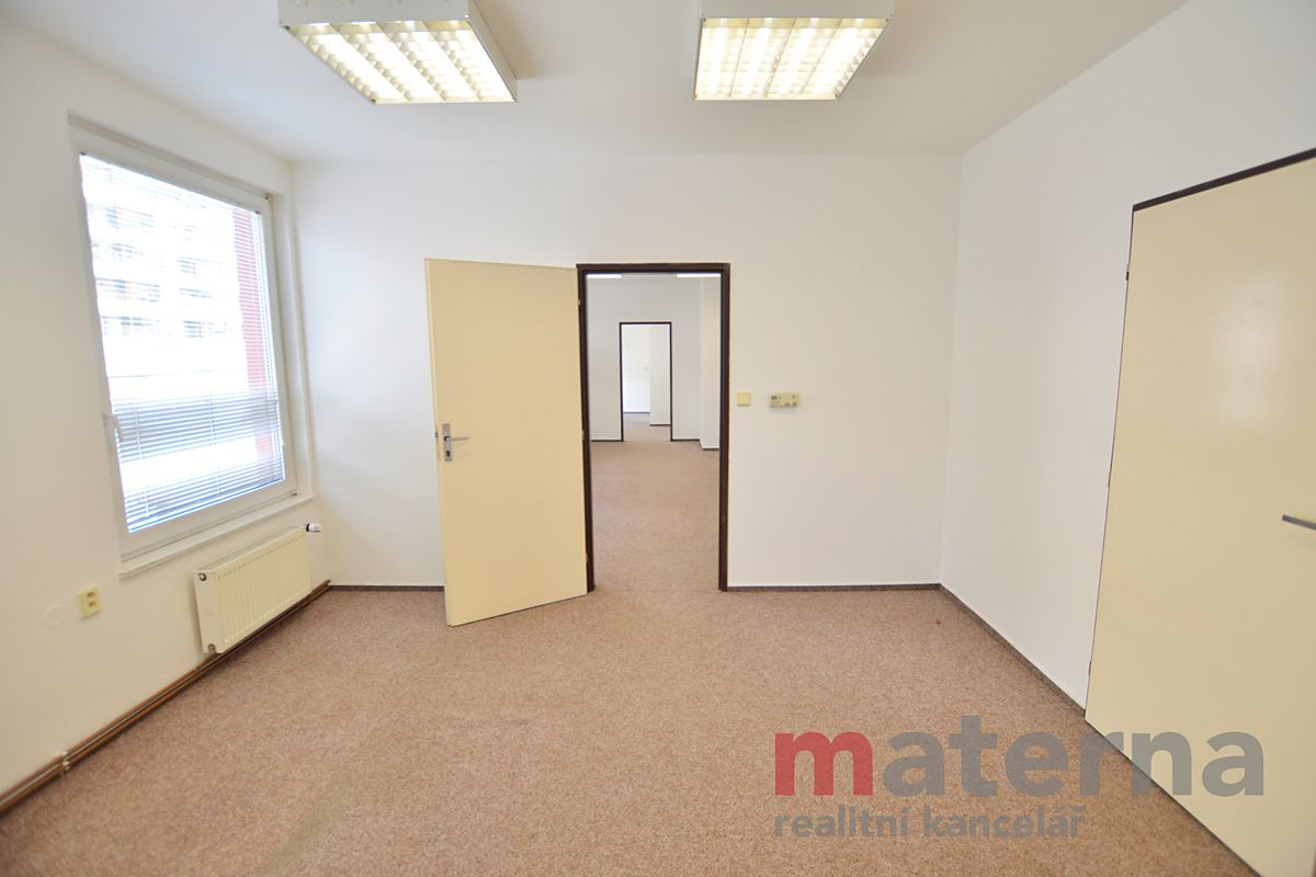 Pronájem kanceláře 50 m² – fotografie 2