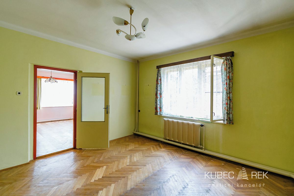 Prodej rodinného domu 180 m², pozemek 1000 m² – fotografie 5