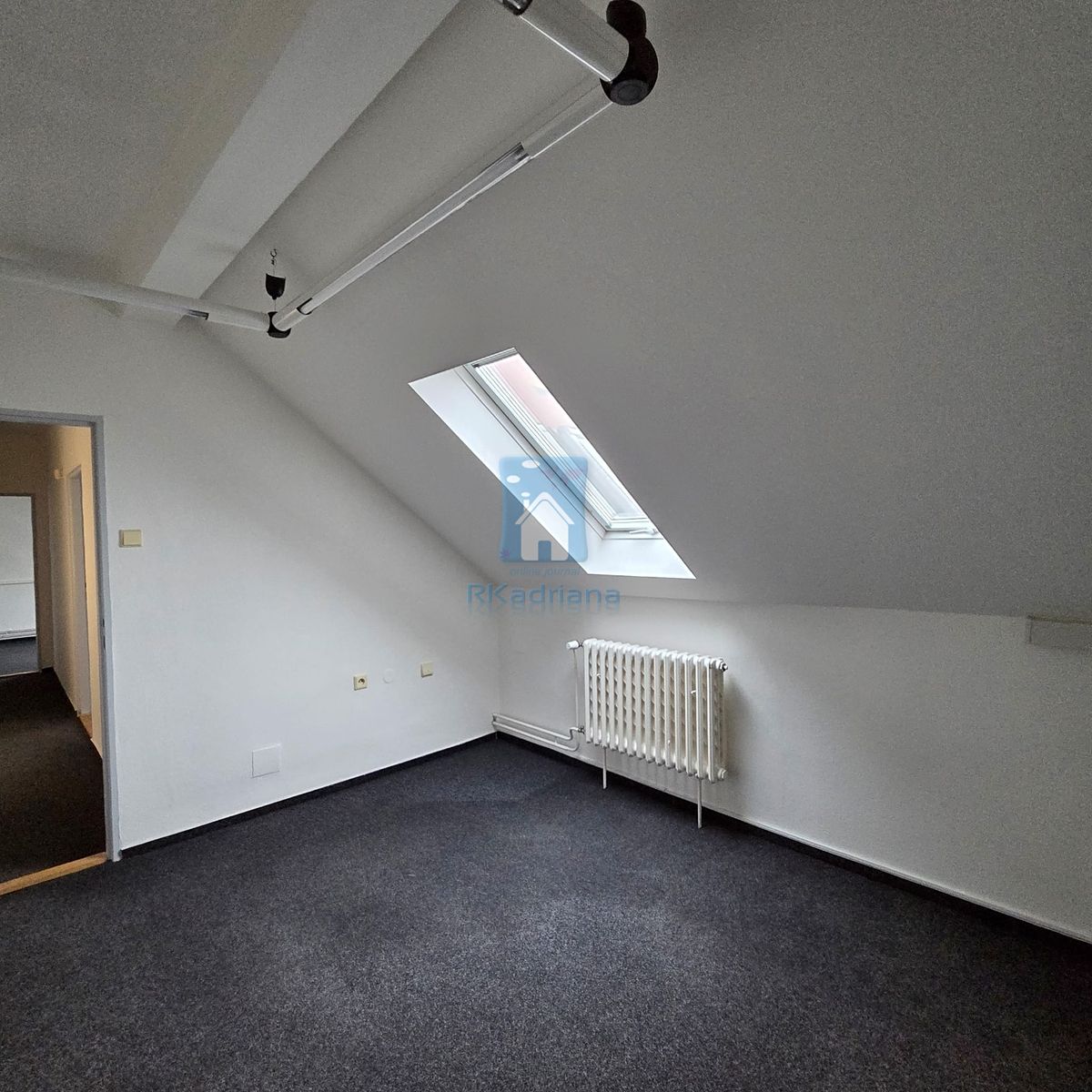Pronájem kanceláře 104 m² – fotografie 3