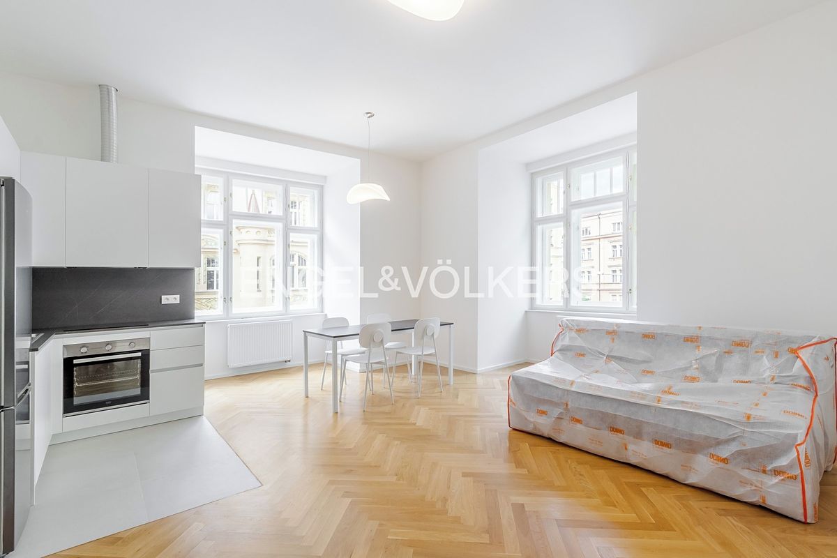 Pronájem bytu 4+kk 99 m²