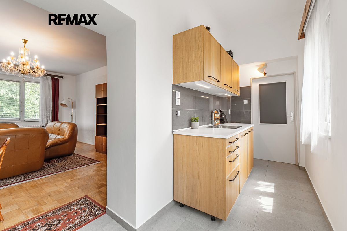 Prodej rodinného domu 100 m², pozemek 381 m² – fotografie 4