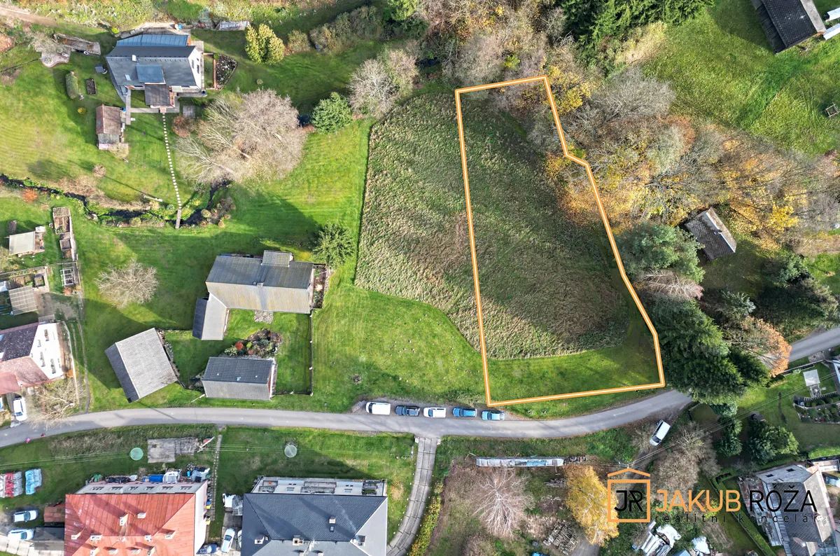 Prodej stavebního pozemku 1989 m²