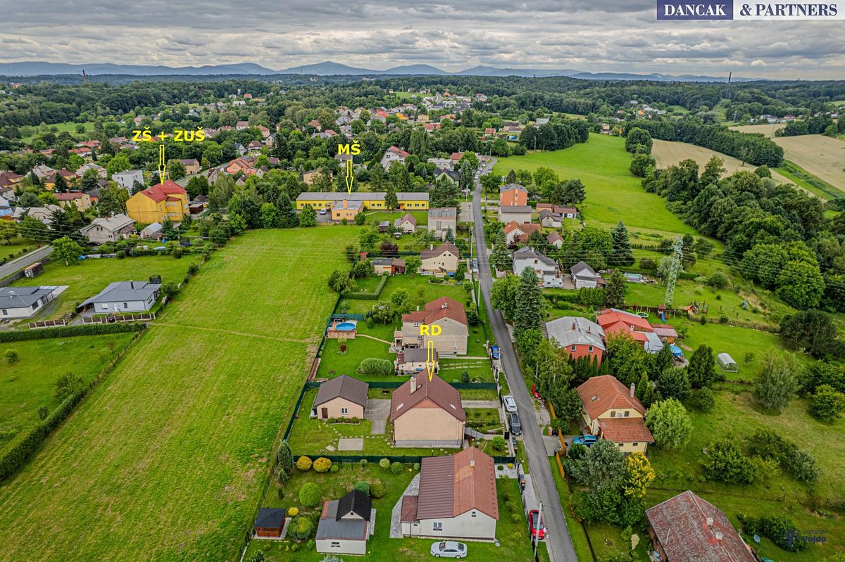 Prodej rodinného domu 175 m², pozemek 788 m² – fotografie 2