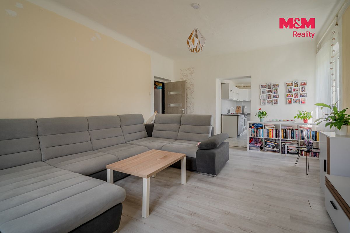 Prodej rodinného domu 115 m², pozemek 365 m² – fotografie 2