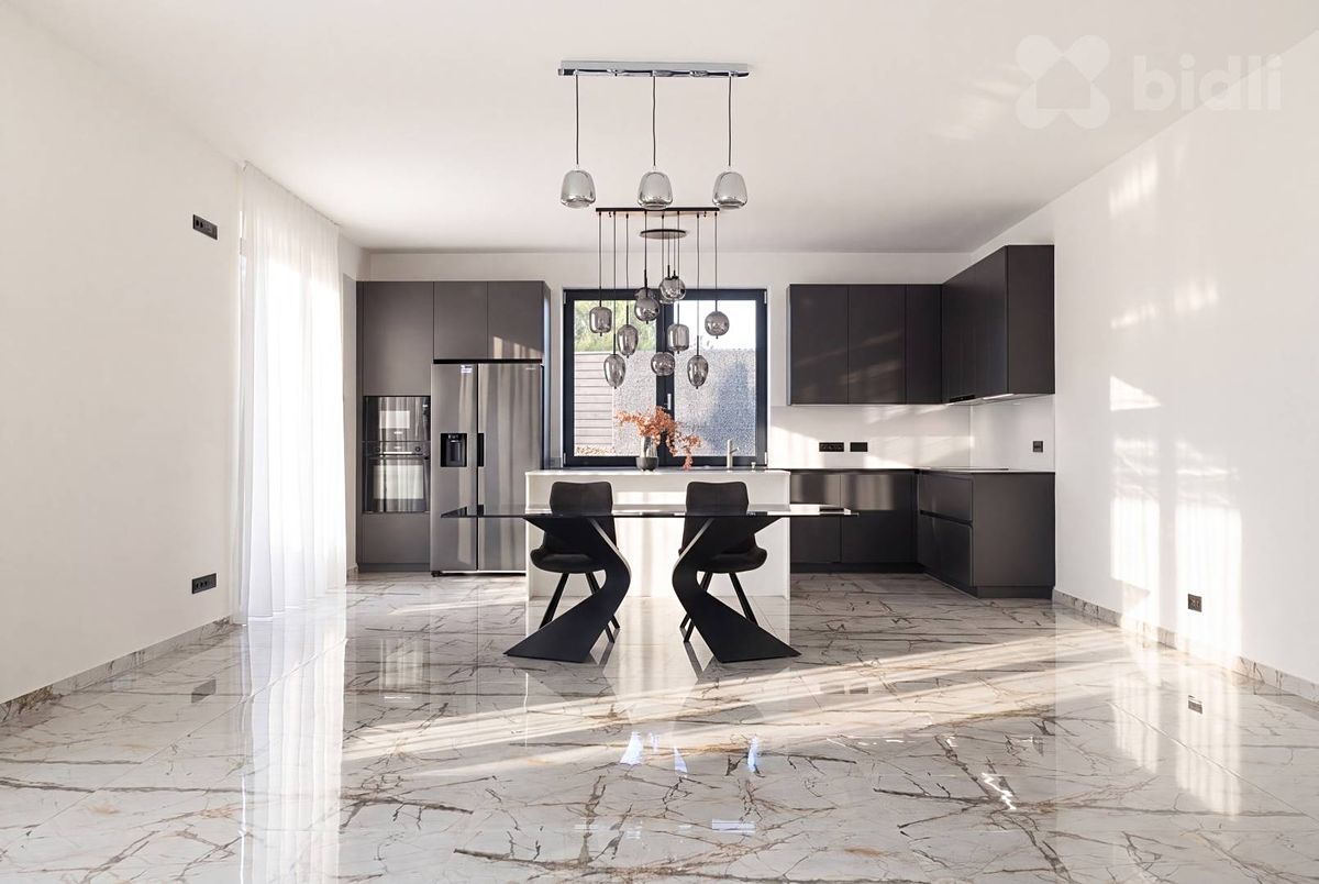 Prodej rodinného domu 336 m², pozemek 1620 m² – fotografie 4