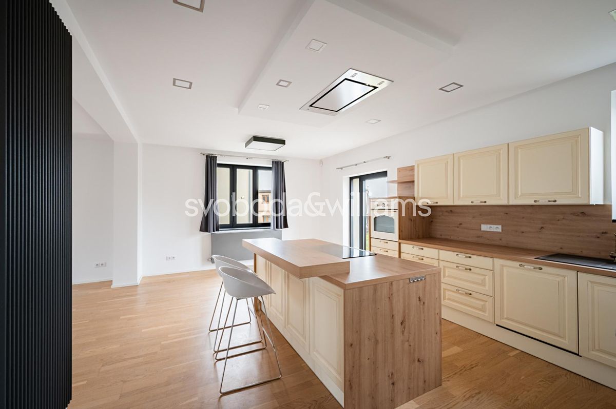Prodej rodinného domu 223 m², pozemek 499 m² – fotografie 4