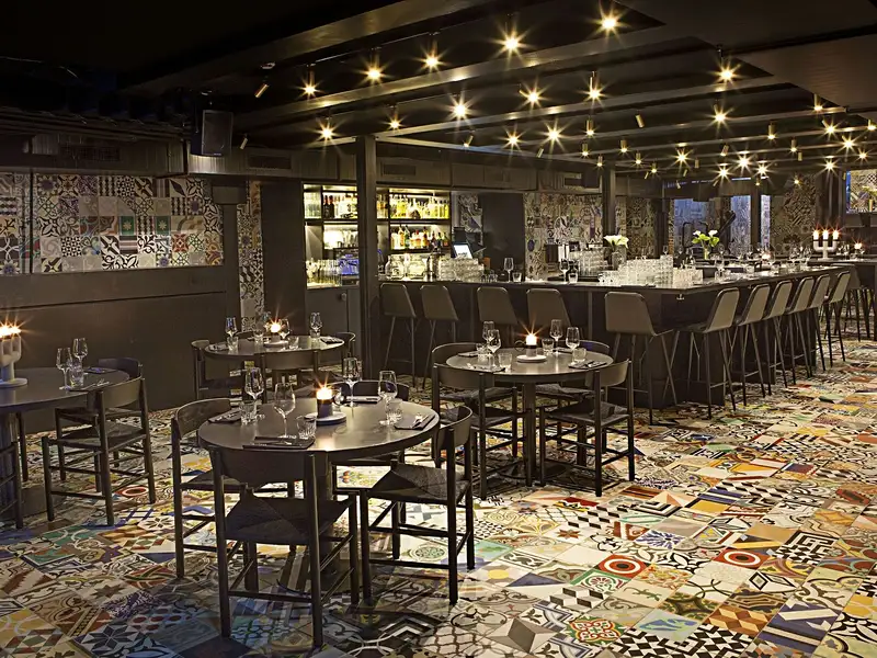 Pronájem restaurace 271 m², Praha – náhled fotky 1