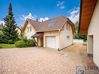 Prodej  rodinného domu 190 m², pozemek 1 915 m²