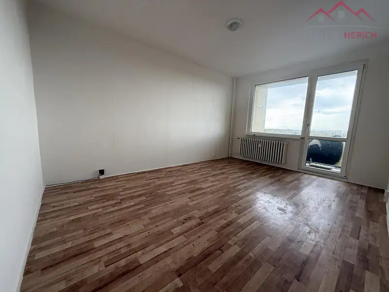 Pronájem bytu 2+1 62 m², Chomutov – náhled fotky 1