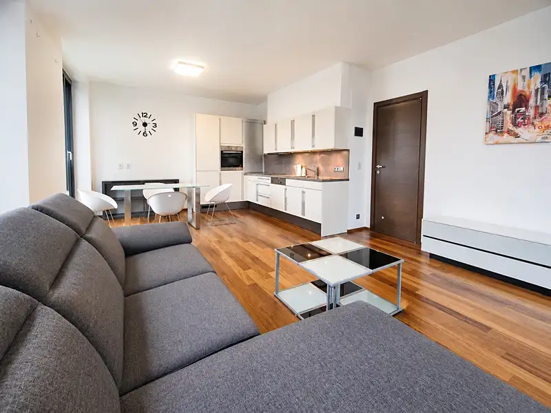 Pronájem bytu 2+kk 72 m², Praha – náhled fotky 2