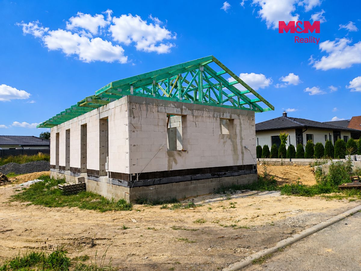 Prodej rodinného domu 76 m², pozemek 1100 m² – fotografie 2