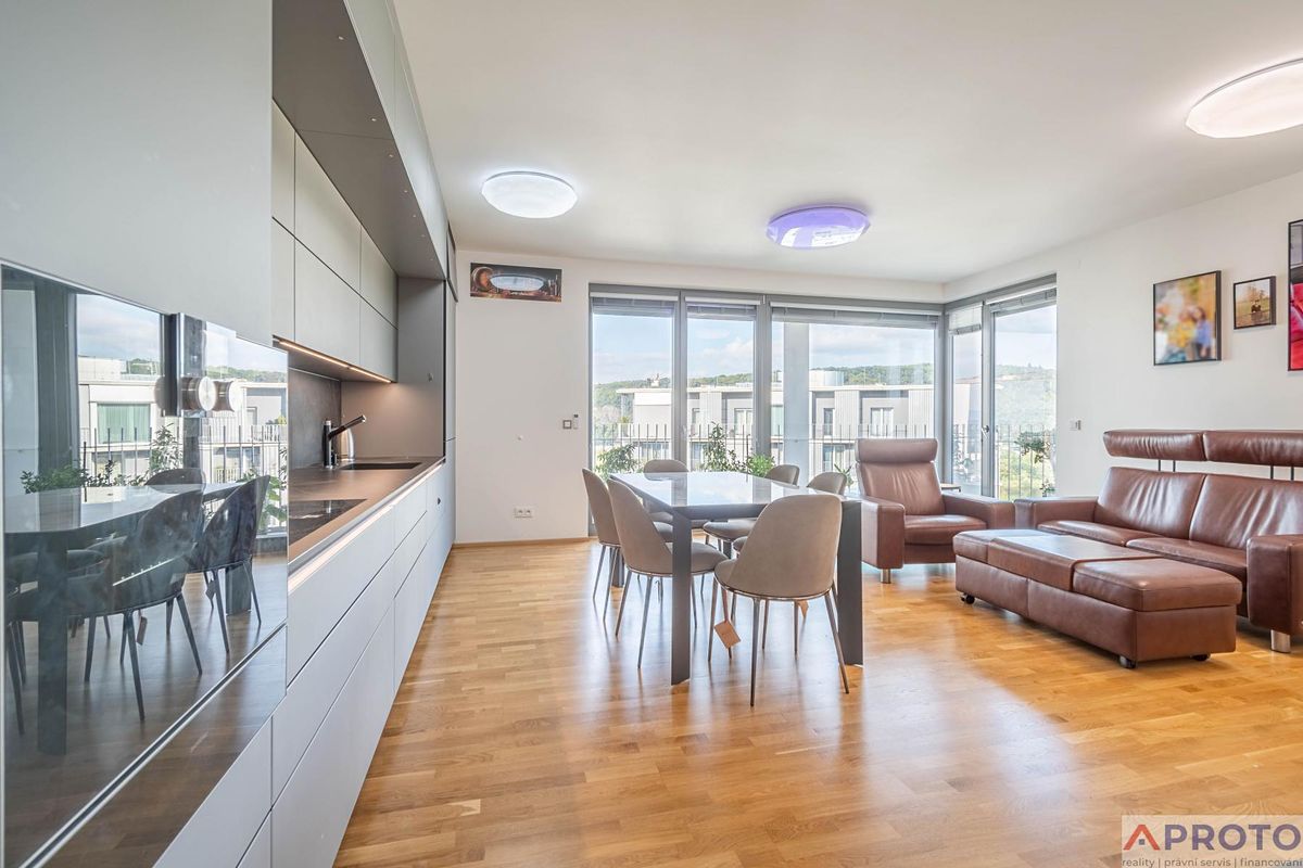 Pronájem bytu 4+kk 117 m²
