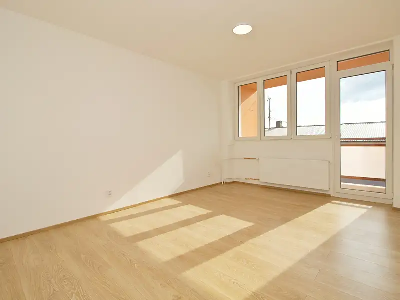 Prodej bytu 3+1 69 m², Lesná – náhled fotky 3