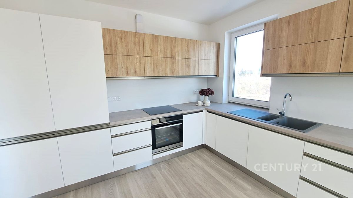 Pronájem bytu 2+kk 63 m²