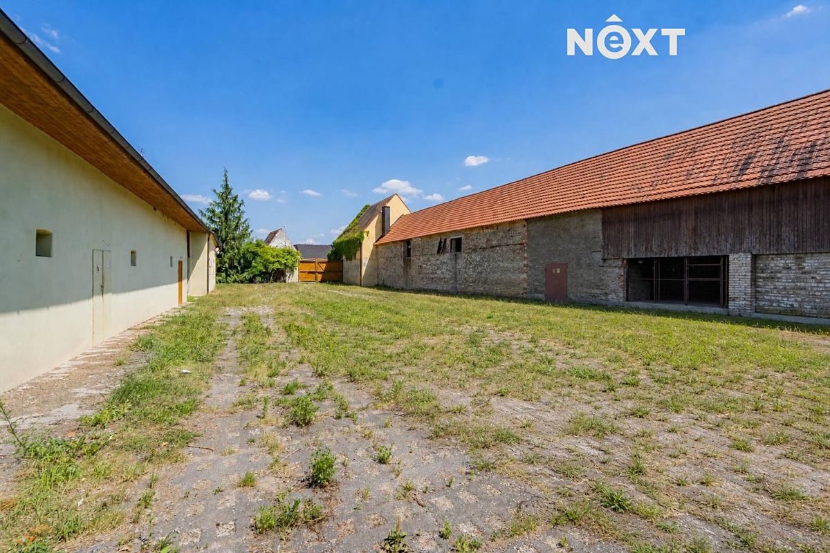 Prodej skladového prostoru 967 m² – fotografie 2