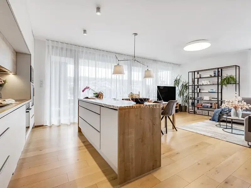 Prodej bytu 4+kk 139 m², Praha – náhled fotky 2