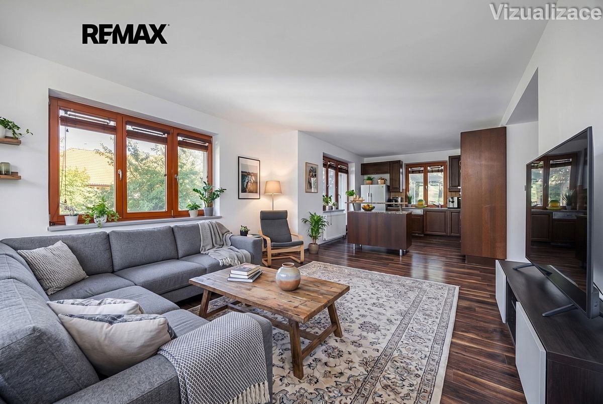 Prodej rodinného domu 210 m², pozemek 1140 m² – fotografie 3