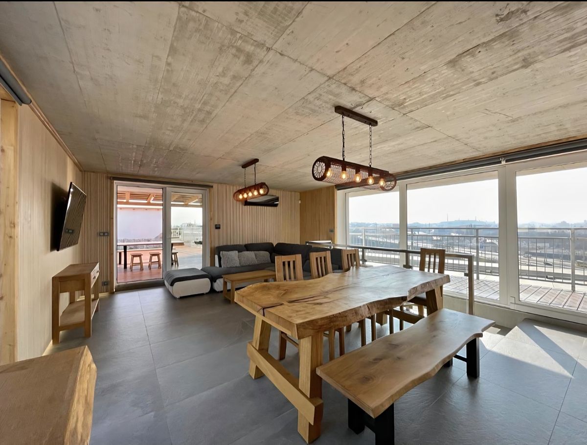 Pronájem bytu 4+1 370 m²