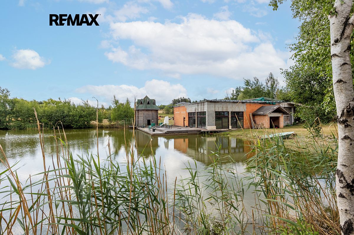 Prodej zemědělské usedlosti 900 m², pozemek 74164 m² – fotografie 3