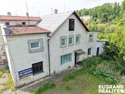 Prodej rodinného domu 360 m², pozemek 937 m²
