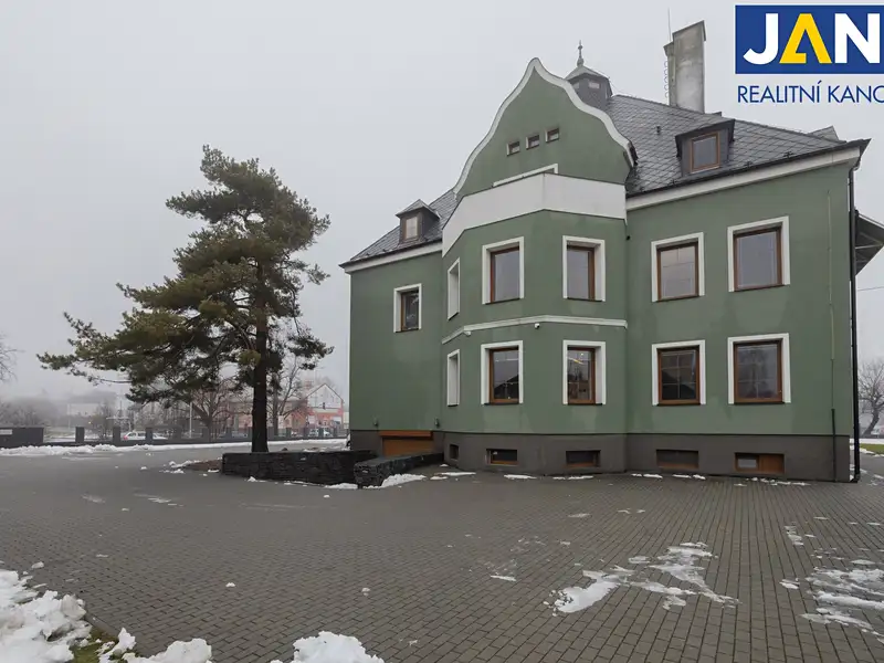 Pronájem kanceláře 179 m², Bruntál – náhled fotky 2