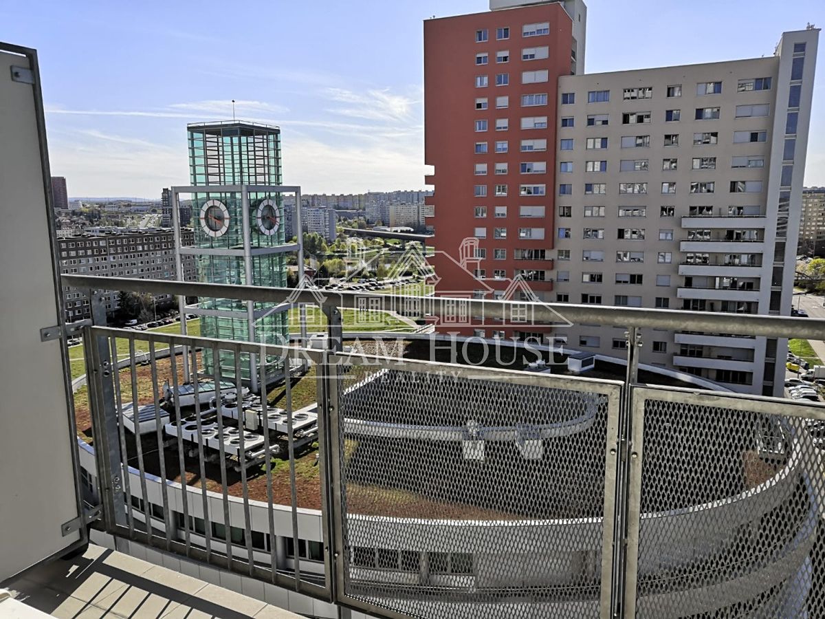 Pronájem bytu 1+kk 45 m²