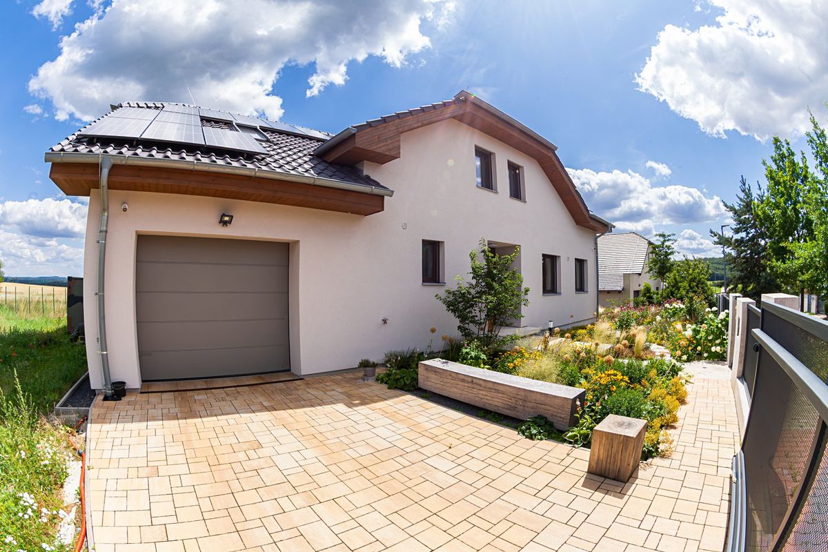 Prodej rodinného domu 336 m², pozemek 1240 m² – fotografie 3
