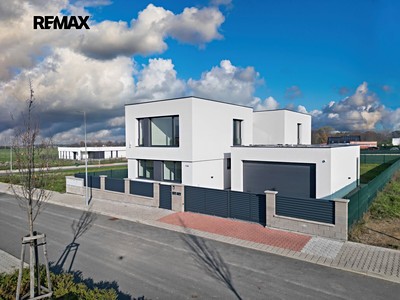 Prodej  rodinného domu 298 m², pozemek 881 m²