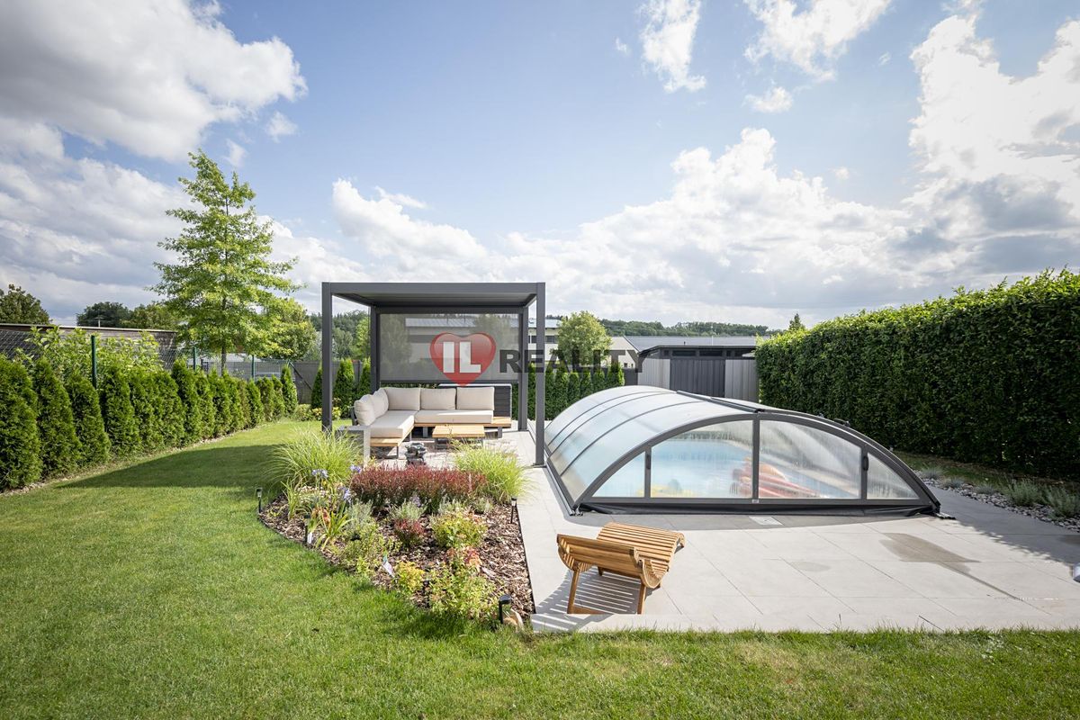 Prodej rodinného domu 130 m², pozemek 586 m² – fotografie 2